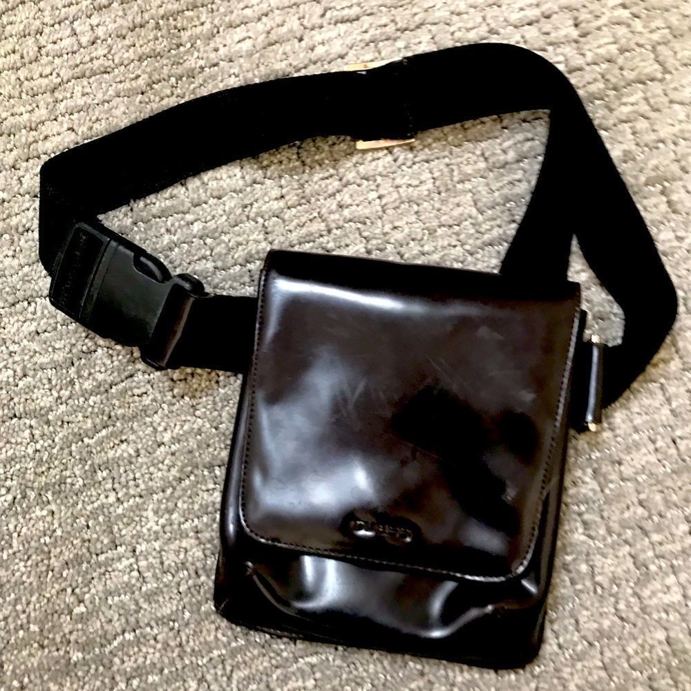GUESS FANNY PACK